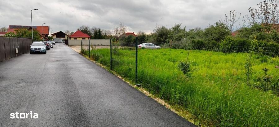 Teren de 700 mp, în Stupini