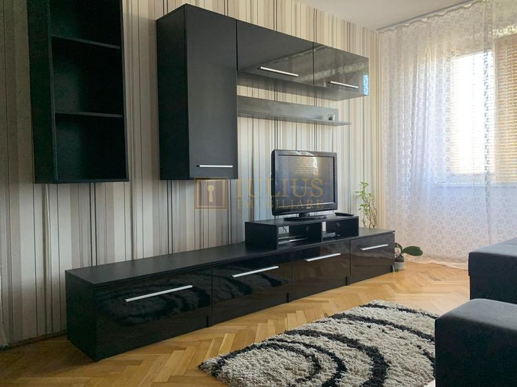 Apartament cu 3 camere semidecomandat, mobilat în Circumvalațiunii