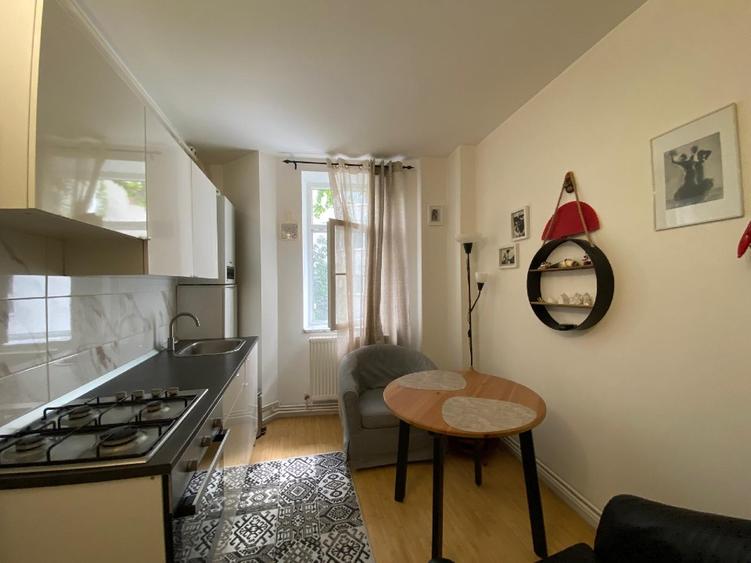 Apartament cu 2 camere decomandat în Banu Manta
