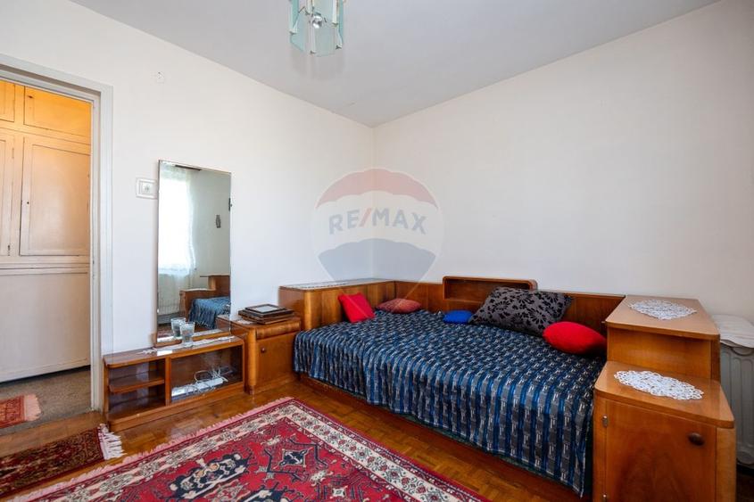Apartament cu 2 camere semidecomandat, mobilat în Calea București