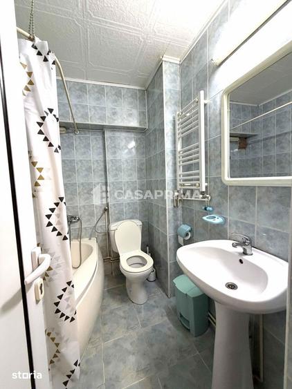 Apartament cu 3 camere decomandat, mobilat în Piața Unirii