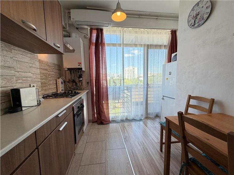 Apartament cu 2 camere decomandat, mobilat în Titan