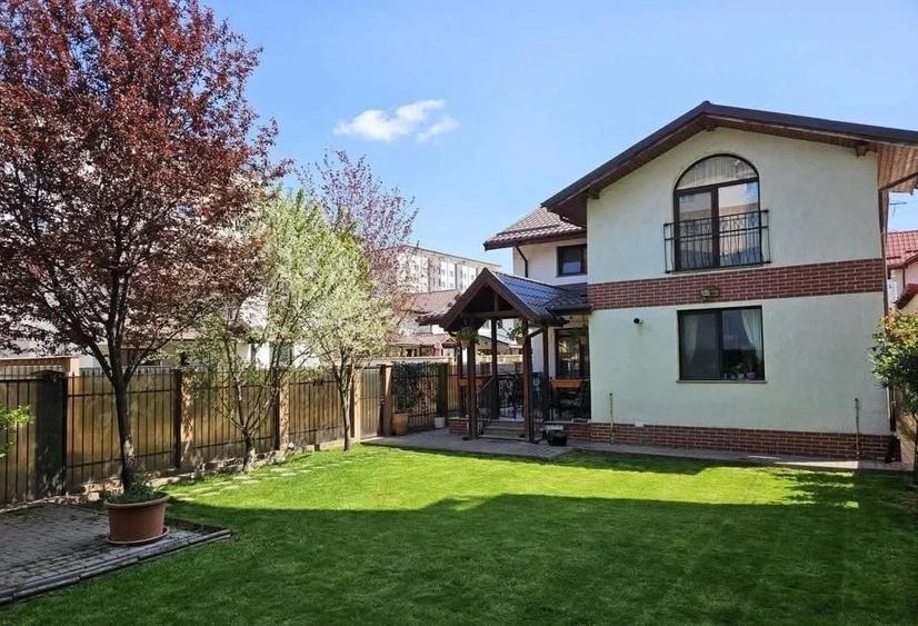 Penthouse cu 4 camere decomandat, mobilat în Chiajna