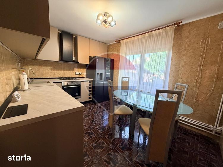 Casă cu 4 camere cu Teren 460 Mp în Cernele