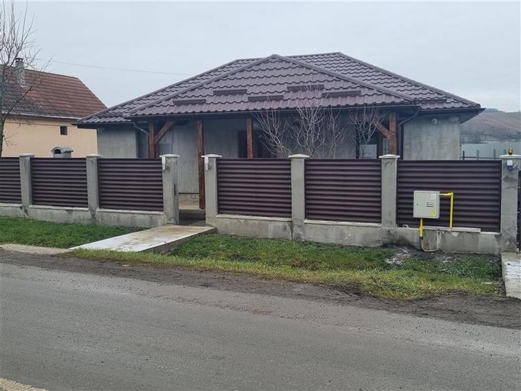 Casă individuală cu 4 camere cu Teren 288 Mp în Lechincioara