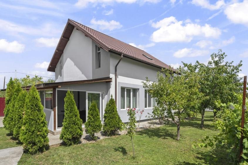 Casă individuală cu 4 camere cu Piscina în Ciolpani