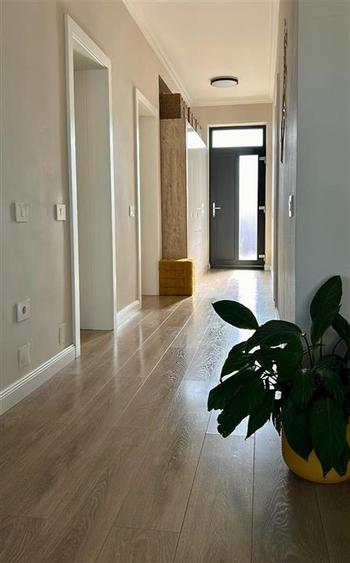 Casă cu 4 camere cu Teren 373 Mp în Nufărul
