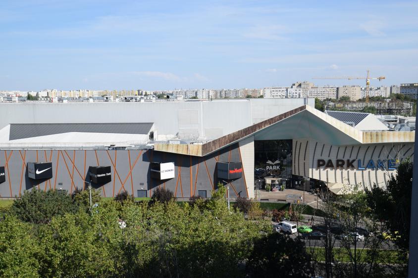 Apartament cu 3 camere decomandat în Dristor