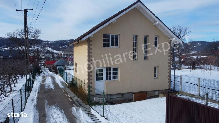 Casă cu 4 camere în Șuici