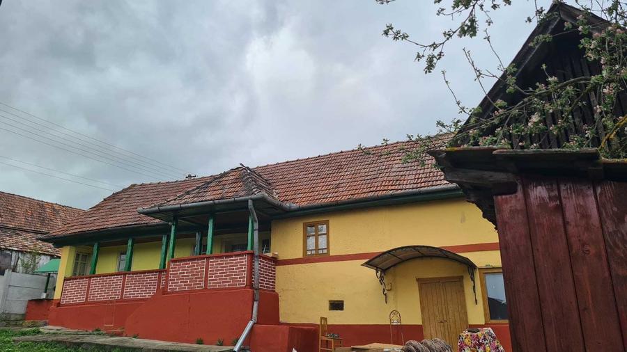 Casă cu 3 camere în Unirea
