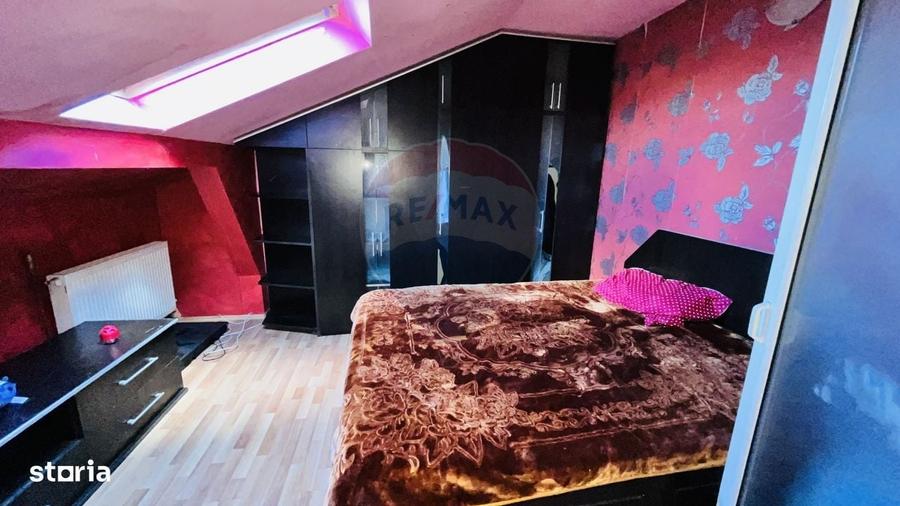 Apartament cu 3 camere de vanzare in zona Rogerius - 1
