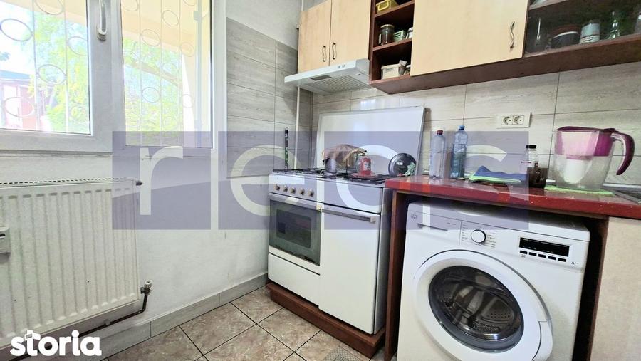 Apartament cu 2 camere, mobilat în Tei
