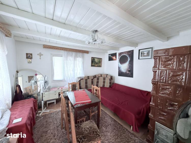 Casă cu 3 camere cu Teren 1080 Mp în Mihai Eminescu