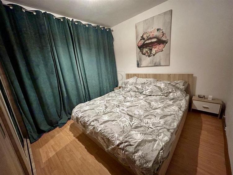 Apartament cu 2 camere semidecomandat, mobilat în Soarelui
