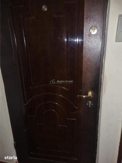 Apartament cu 3 camere decomandat în Libertății