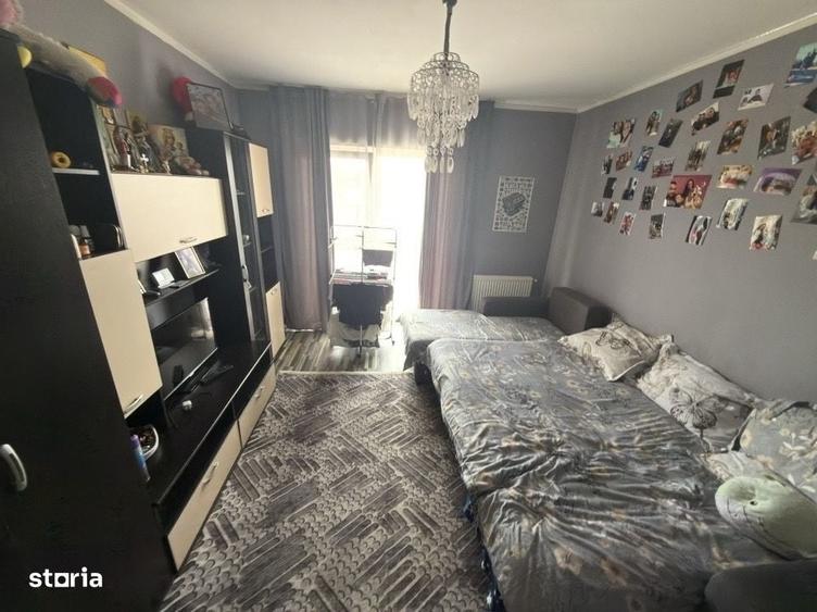 Apartament cu 3 camere semidecomandat, mobilat în Florești — fotografia 2