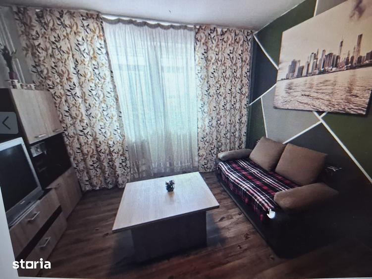 Apartament cu 2 camere decomandat în Tei