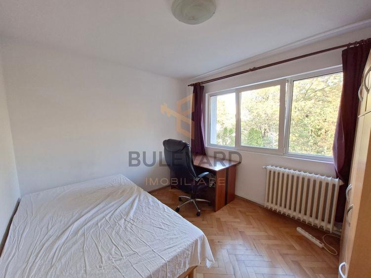 Apartament cu 3 camere semidecomandat, mobilat în Gheorgheni