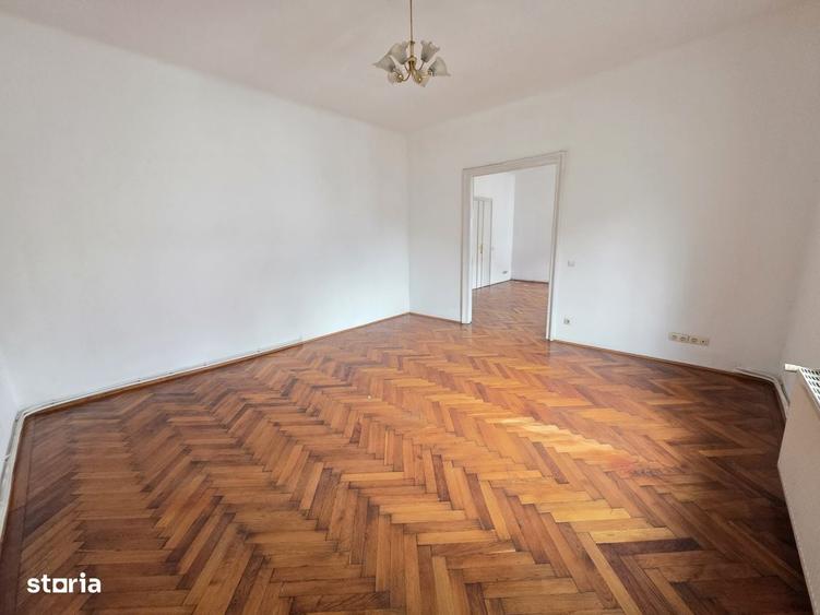 Casă cu 4 camere în Ultracentral