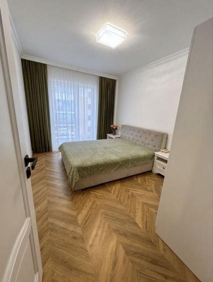 Apartament cu 3 camere decomandat în Independenței