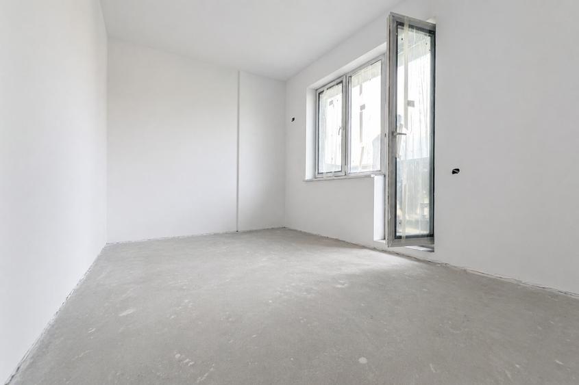 Penthouse cu 4 camere semidecomandat în Prelungirea Ghencea