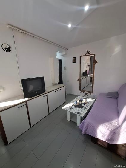 Apartament cu 2 camere semidecomandat în Hunedoara