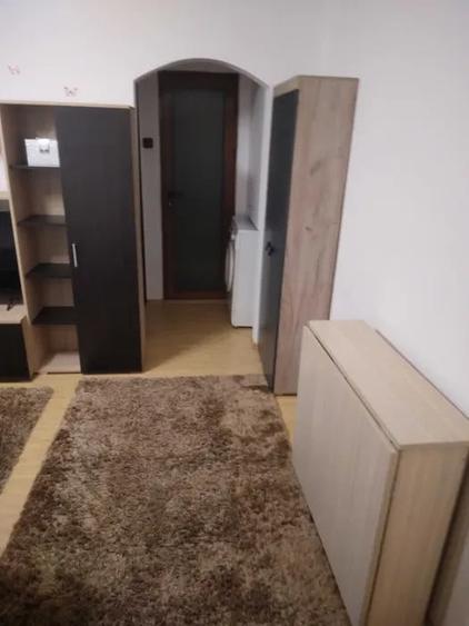 Apartament cu 2 camere semidecomandat, mobilat în Apollo