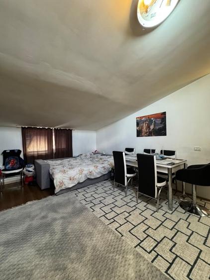 Casă individuală cu 7 camere cu Canalizare în Rahova