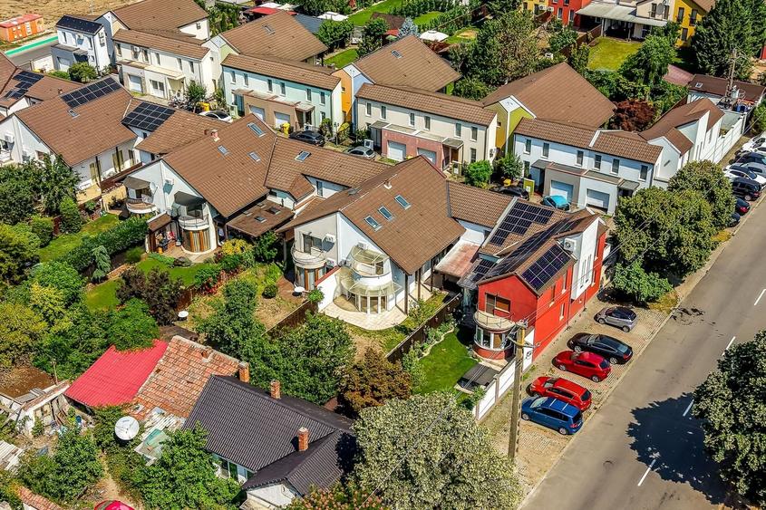 Casă individuală cu 4 camere cu Canalizare în Aradul Nou