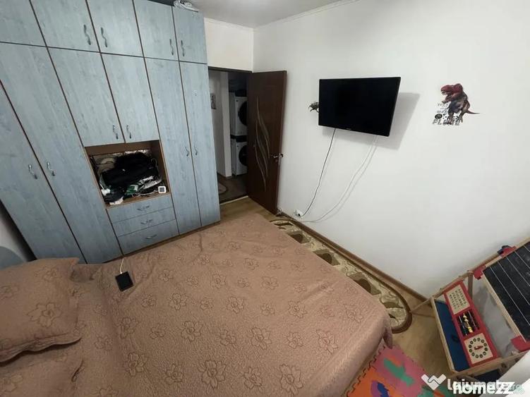Apartament cu 3 camere decomandat în CET