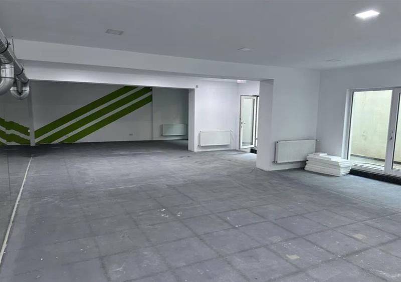 Spațiu comercial, de 230 mp, în Banu Manta