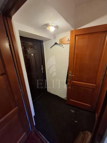 Garsonieră decomandată în Central