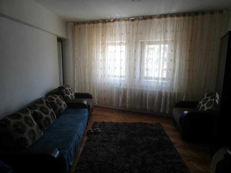 Apartament cu 2 camere decomandat în Calea București