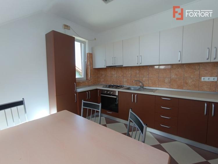 Apartament cu 2 camere semidecomandat, mobilat în Moșnița Nouă
