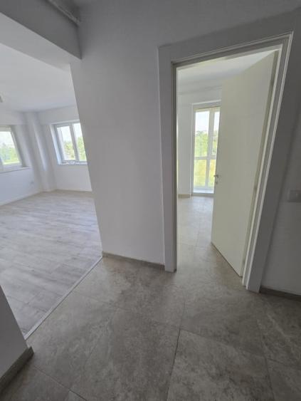 Apartament cu 3 camere decomandat în Gherăiești