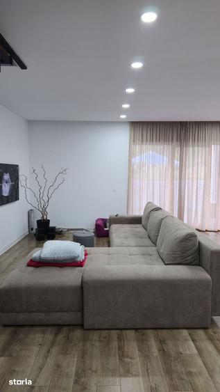 Casă cu 4 camere cu Teren 250 Mp în Central