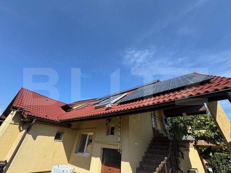 Casă individuală cu 7 camere cu Canalizare în Cetate