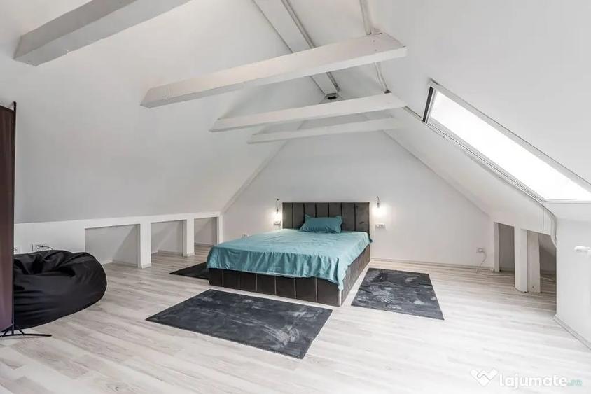 Casă cu 6 camere cu Teren 558 Mp în Central