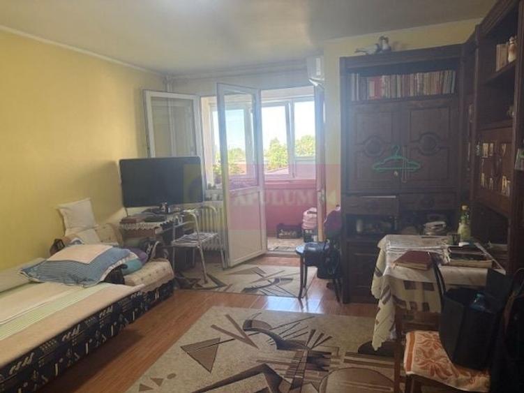 Garsonieră semidecomandată în Titan