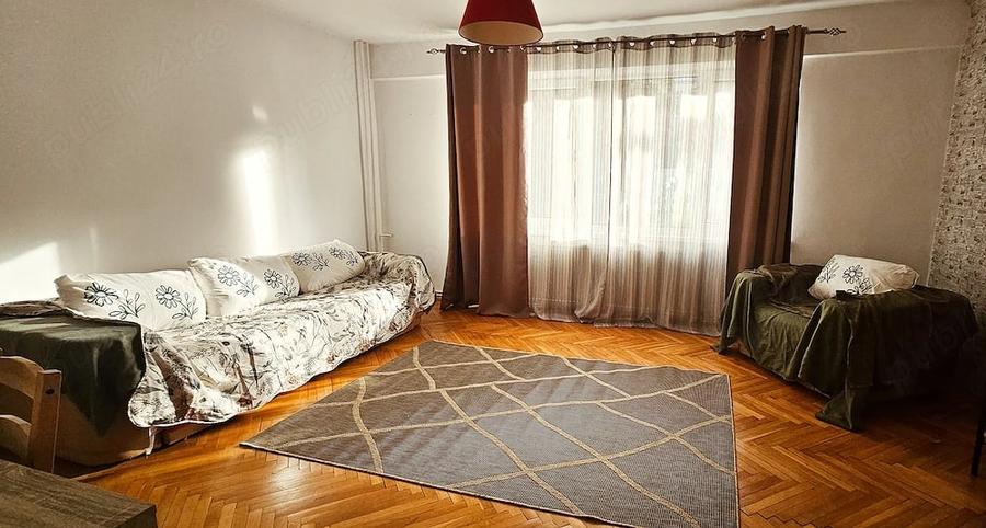 Apartament cu 3 camere decomandat în Central