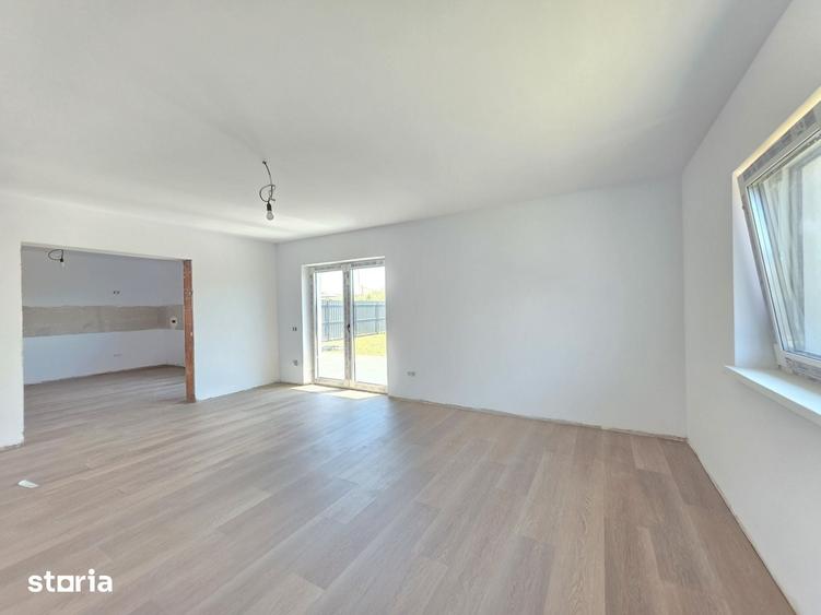 Casă cu 4 camere decomandat cu Teren 500 Mp în Tărlungeni