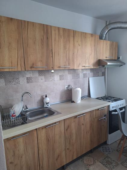 Apartament cu 2 camere semidecomandat în Berceni