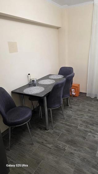Apartament cu 3 camere decomandat în Horia