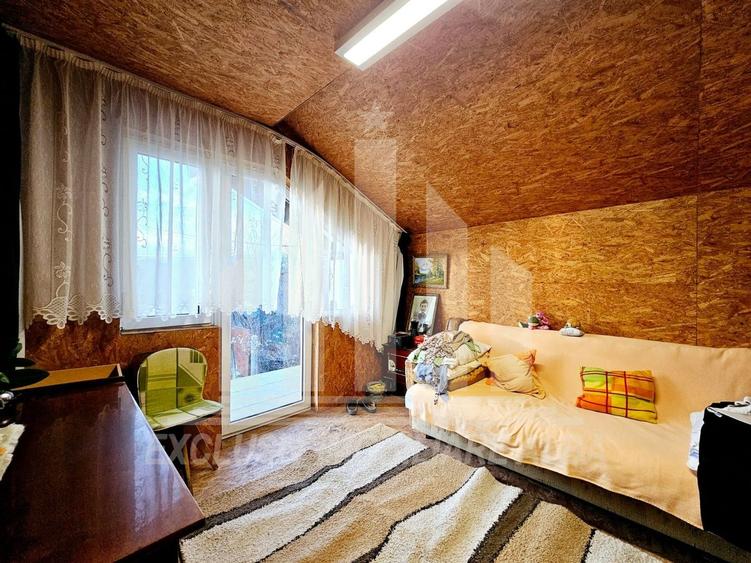 Casă individuală cu 6 camere cu Canalizare în Sud-Vest