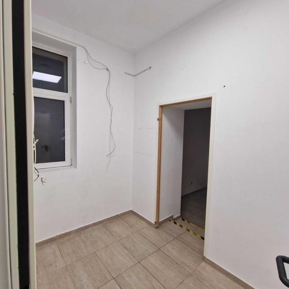 Spațiu comercial, de 100 mp, în Central