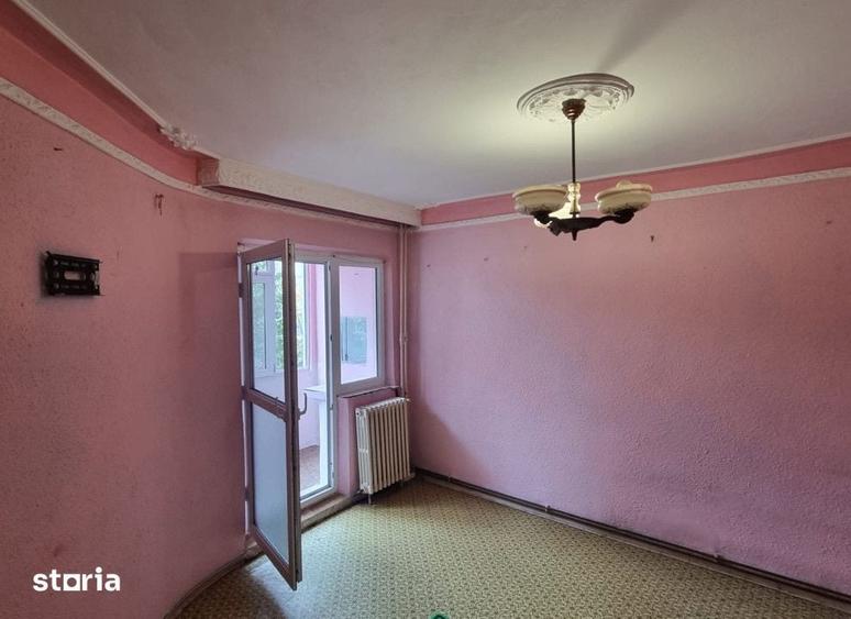Apartament cu 2 camere decomandat în Nicolina