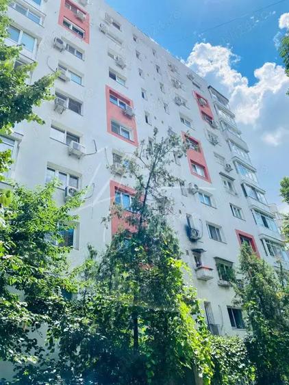 Apartament cu 2 camere semidecomandat, mobilat în P-ța Victoriei