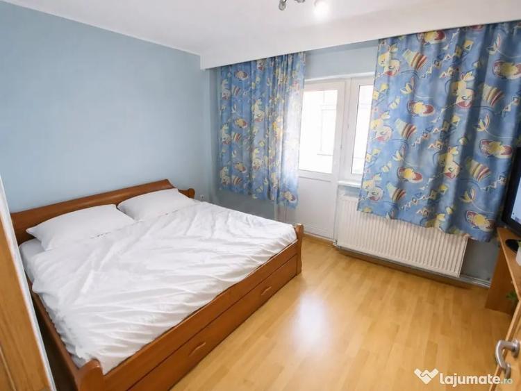 Apartament cu 3 camere decomandat în Prundu