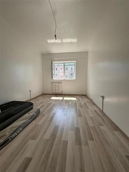Apartament cu 2 camere decomandat în Mircea cel Bătrân