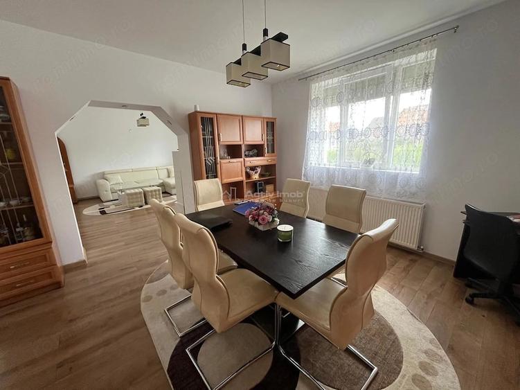 Casă cu 4 camere cu Teren 200 Mp în Central